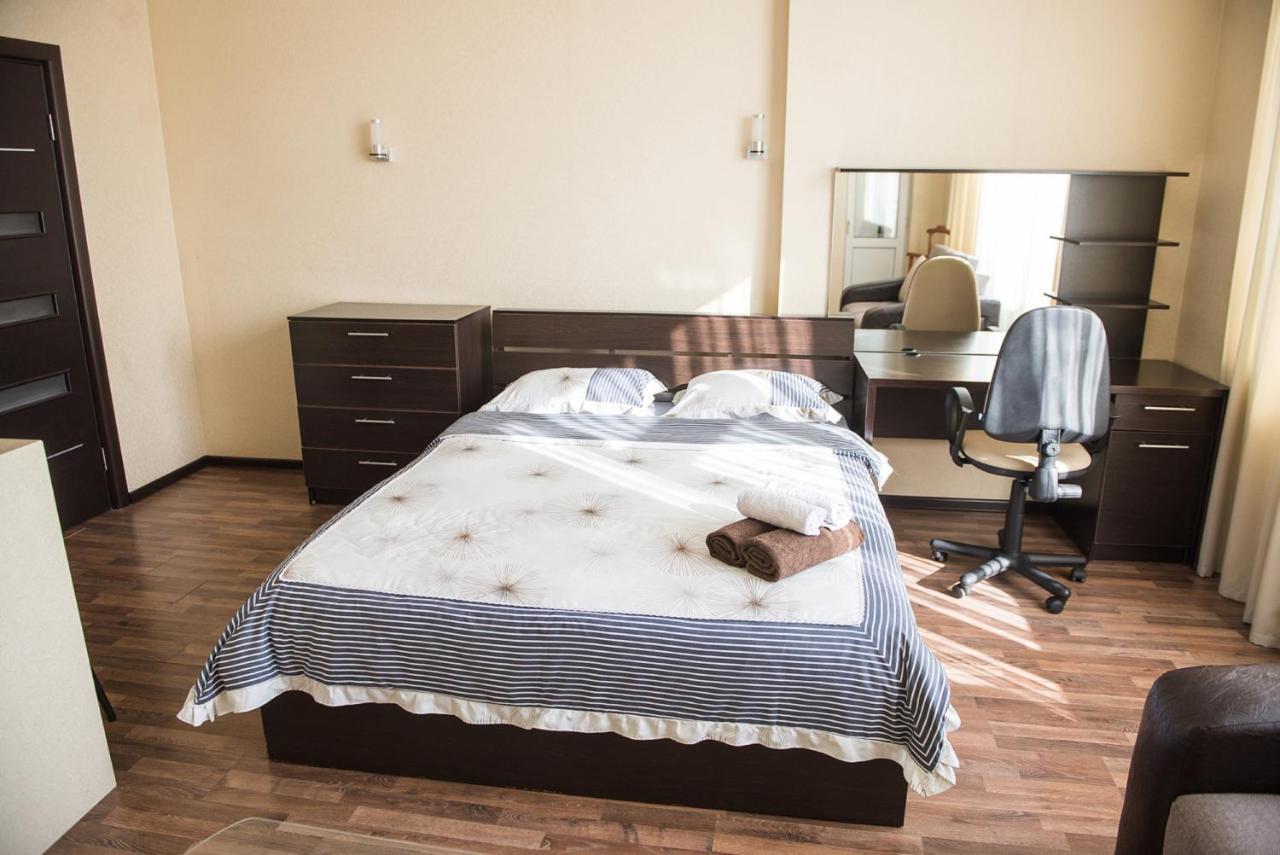 Apartment On Kunayeva 38 Simkent Kültér fotó