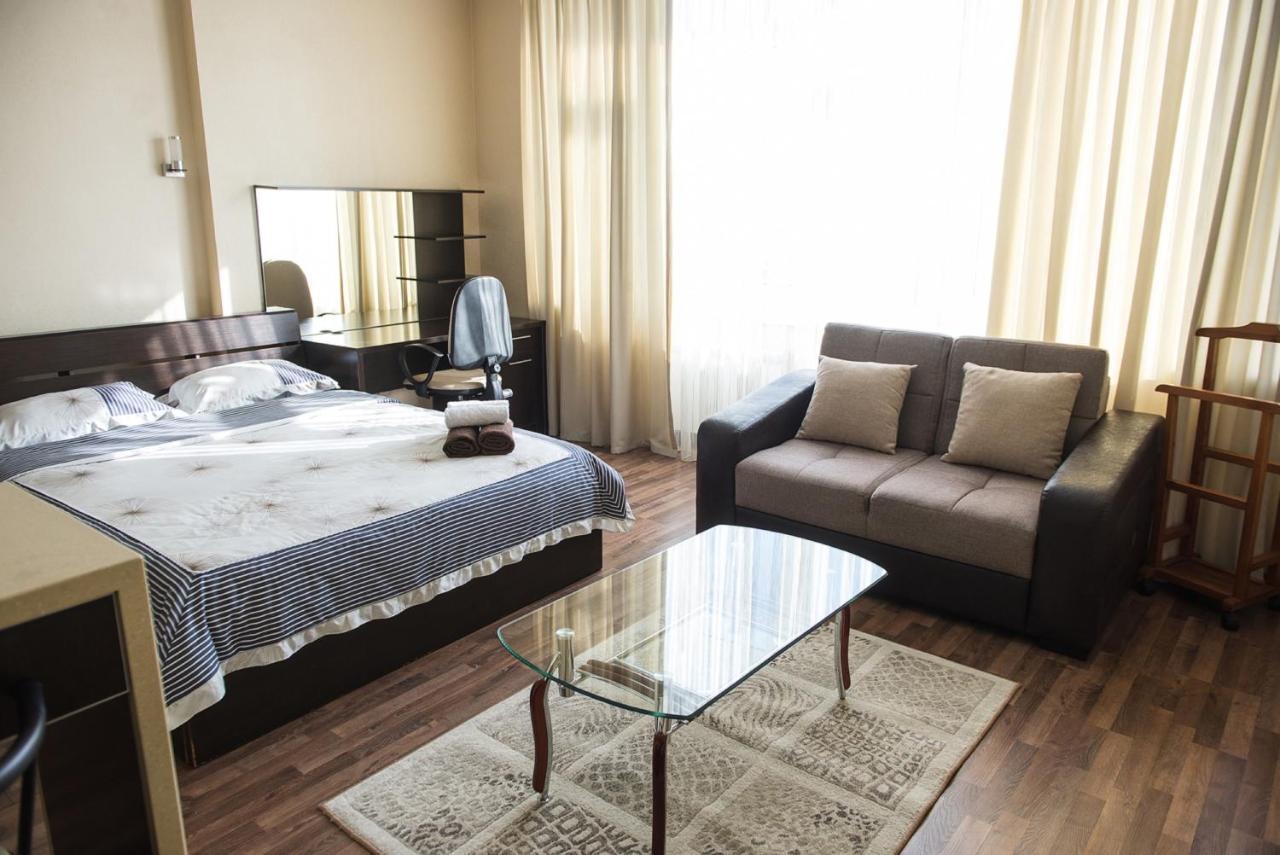 Apartment On Kunayeva 38 Simkent Kültér fotó