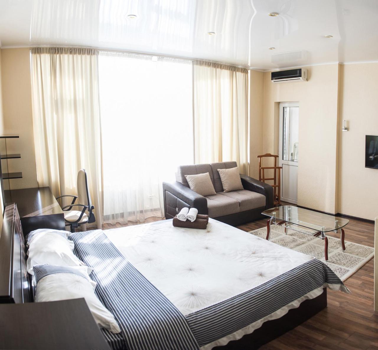 Apartment On Kunayeva 38 Simkent Kültér fotó